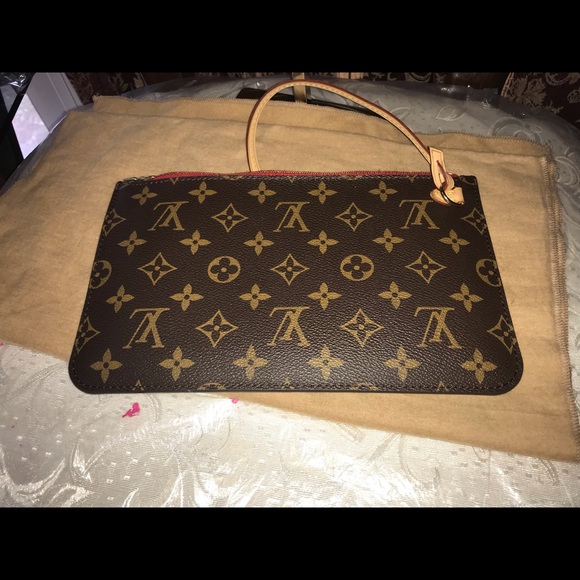 Louis Vuitton pouch only - Picture 5 of 9